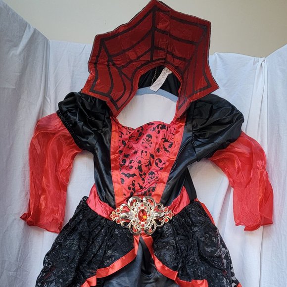 NWT Child's Vampire Dress Size 4-6 - Picture 4 of 6